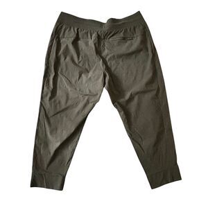 Athleta Green Nylon Stretchy Trekkie North Jogger with Drawstring Plus Size 20‎